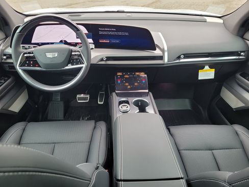 New 2026 Cadillac Vistiq Luxury image 3