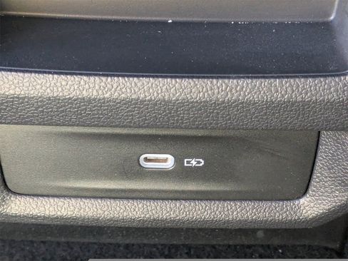 Used 2022 Volkswagen Taos SE image 15