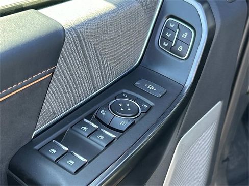 Certified 2022 Ford F150 Platinum w/ Equipment Group 701A High image 28