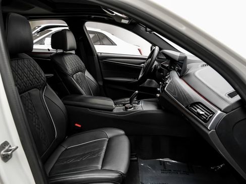 Used 2021 BMW M550i xDrive w/ Executive Package AWD/4WD image 35