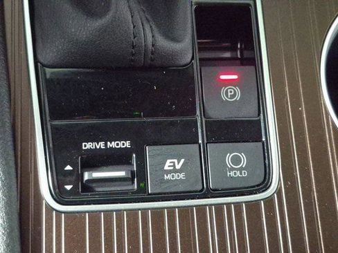 Certified 2023 Toyota Sienna XLE image 17