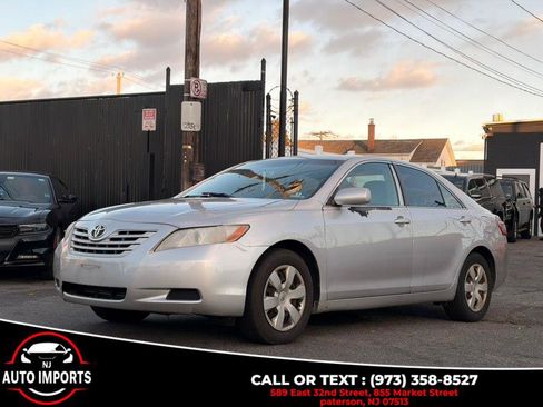 Used 2008 Toyota Camry 4dr sl image 1