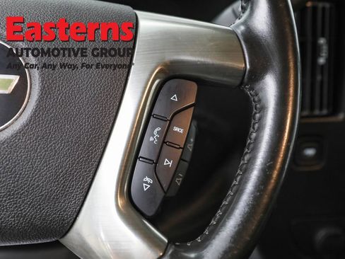 Used 2018 Chevrolet Express 2500 w/ Driver Convenience Package RWD image 16