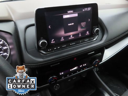 Used 2023 Nissan Rogue SV image 16