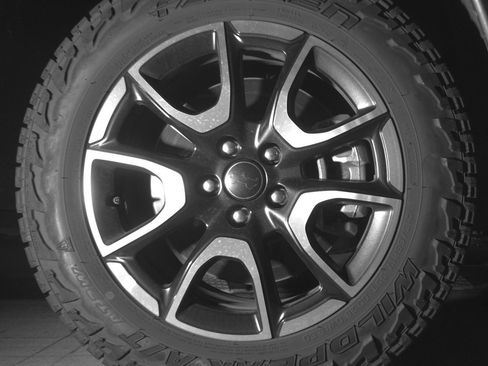 Used 2025 Jeep Compass Trailhawk image 13