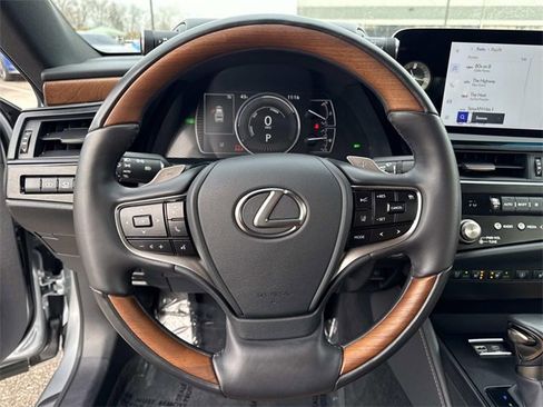 New 2025 Lexus ES 300h w/ Luxury Package image 27