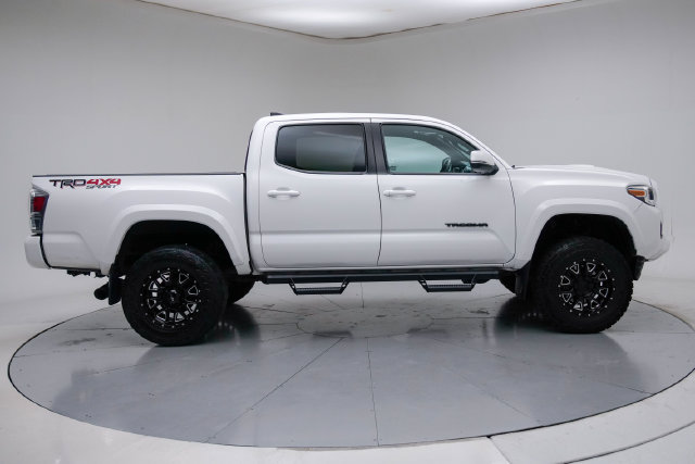 Used 2021 Toyota Tacoma TRD Sport w/ TRD Premium Sport Package AWD/4WD image 6
