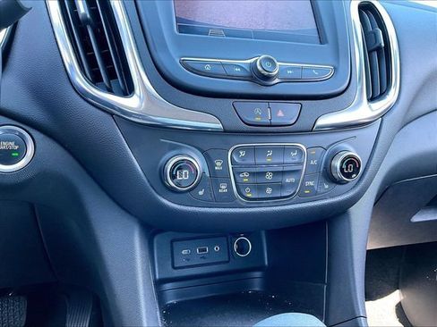 Used 2024 Chevrolet Equinox LT FWD image 27