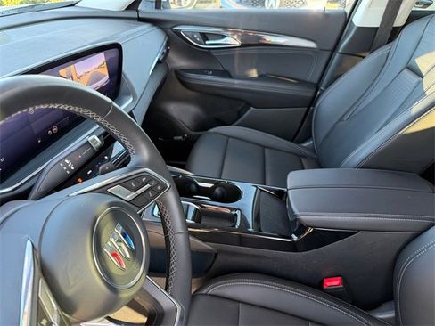 Used 2025 Buick Envision Preferred image 9