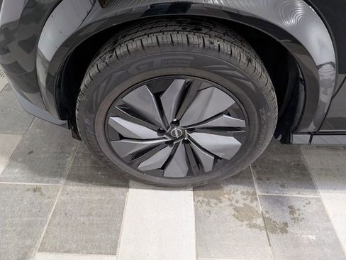 Used 2023 Nissan Ariya AWD image 7