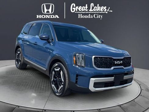 Used 2024 Kia Telluride EX w/ EX Captain's Chair Package AWD/4WD image 1
