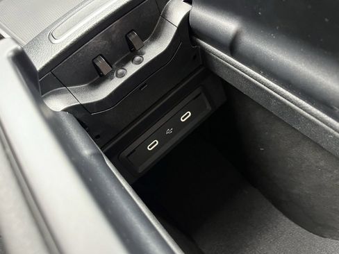 Used 2025 Mercedes-Benz GLA 250 4MATIC image 42