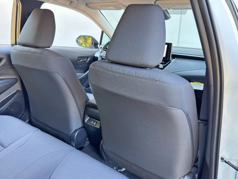 Used 2025 Toyota Corolla LE FWD image 33