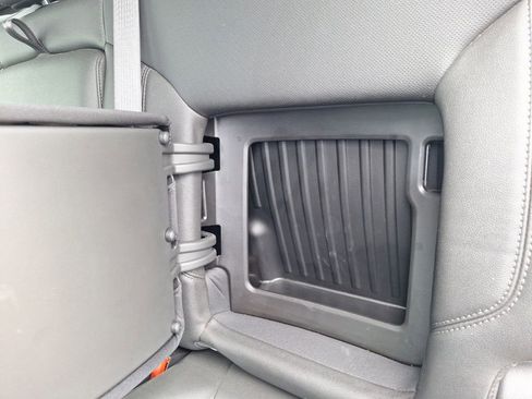 Used 2022 GMC Sierra 1500 SLT w/ SLT Convenience Package image 19