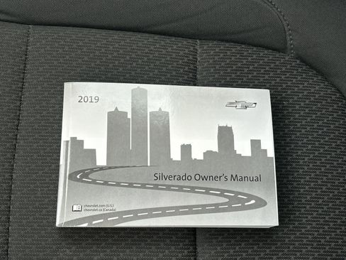 Used 2019 Chevrolet Silverado 1500 Custom Trail Boss image 38