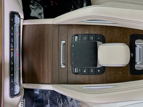 Used 2021 Mercedes-Benz GLS 580 4MATIC image 22