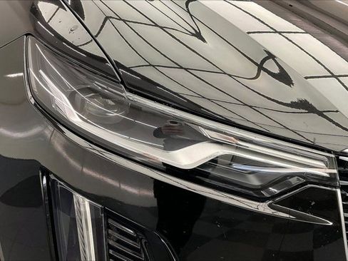 Used 2025 Cadillac XT6 Premium Luxury image 28
