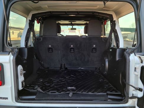 Used 2018 Jeep Wrangler Unlimited Rubicon w/ Dual Top Group image 15