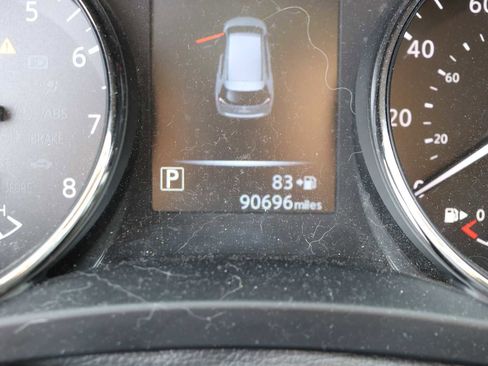 Used 2017 Nissan Rogue S w/ S Appearance Package image 11