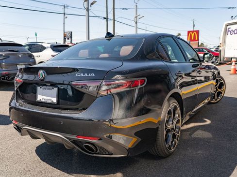 New 2025 Alfa Romeo Giulia w/ Veloce Package Rwd image 9