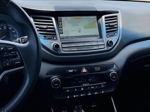 Used 2017 Hyundai Tucson SE Plus AWD/4WD image 8