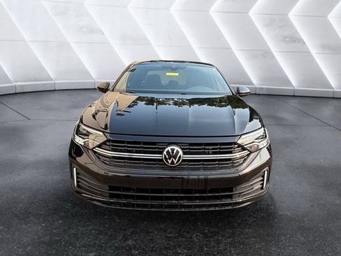 Used 2023 Volkswagen Jetta Sport FWD image 2