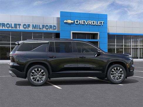 New 2026 Chevrolet Traverse LT w/ Sun and Wheel Package FWD image 5