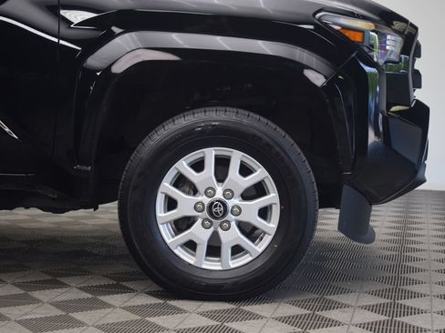 Used 2024 Toyota Tacoma SR5 AWD/4WD image 30
