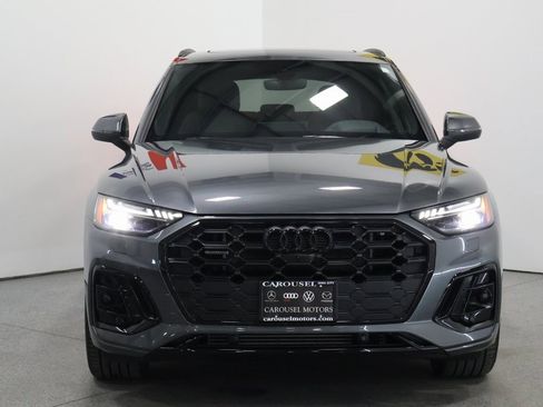 Used 2024 Audi Q5 e Prestige w/ Prestige Package image 7