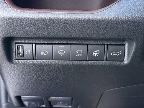 Used 2020 Toyota RAV4 Limited image 23