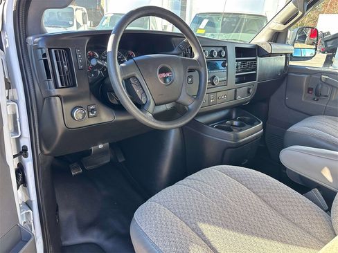 Used 2019 GMC Savana 2500 w/ Enhanced Convenience Package image 11