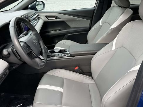 Used 2025 Toyota Camry SE w/ Convenience Package AWD/4WD image 15