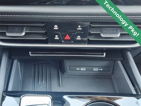 Used 2025 Volkswagen Atlas SE image 20