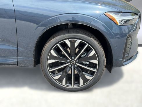 New 2026 Volvo XC60 B5 Ultra w/ Protection Package Premier AWD/4WD image 12