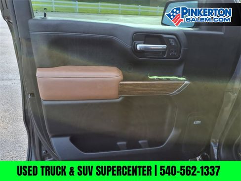 Used 2022 Chevrolet Silverado 1500 High Country w/ Technology Package image 16