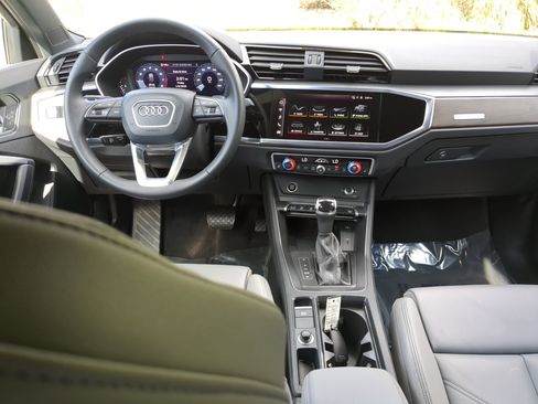 Certified 2025 Audi Q3 2.0T Premium w/ Convenience Package image 14