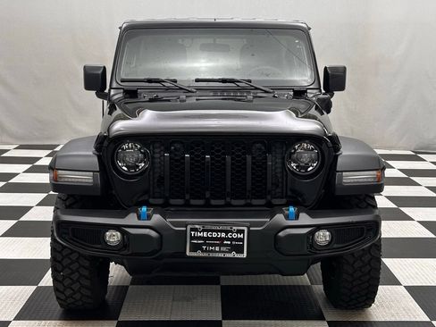 Used 2023 Jeep Wrangler Unlimited w/ Cold Weather Group AWD/4WD image 3
