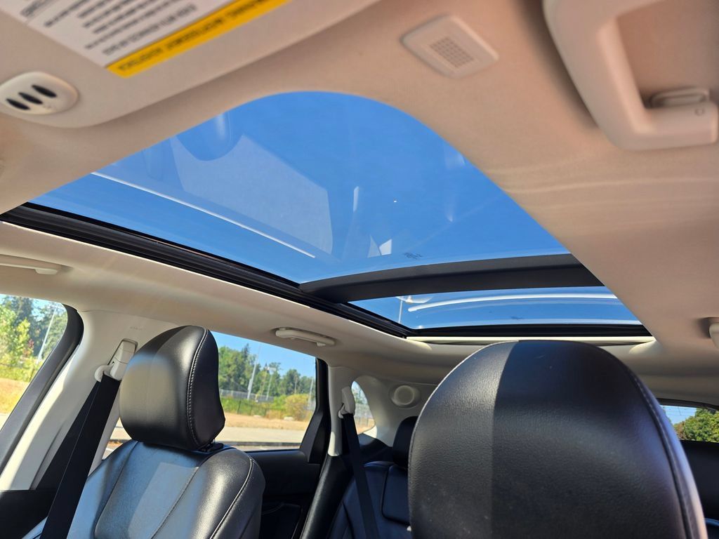 Used 2019 Ford Edge Titanium w/ Cold Weather Package AWD/4WD image 12