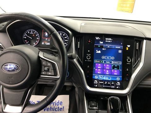 Used 2020 Subaru Outback Limited image 19