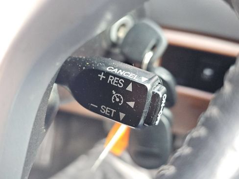 Used 2014 Toyota Sequoia Platinum RWD image 13