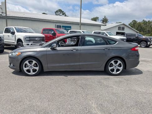 Used 2015 Ford Fusion SE w/ Equipment Group 201A FWD image 9