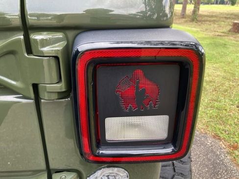 Used 2024 Jeep Wrangler Sport S image 16