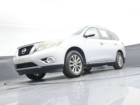 Used 2013 Nissan Pathfinder SV w/ Trailer Tow Pkg AWD/4WD image 48