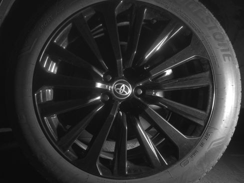 Used 2025 Toyota Highlander XSE image 14