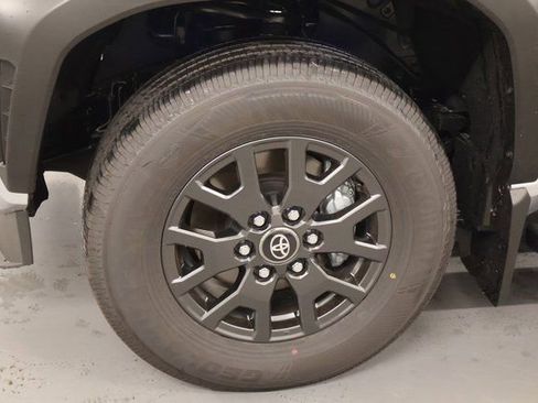 New 2026 Toyota 4Runner SR5 image 7