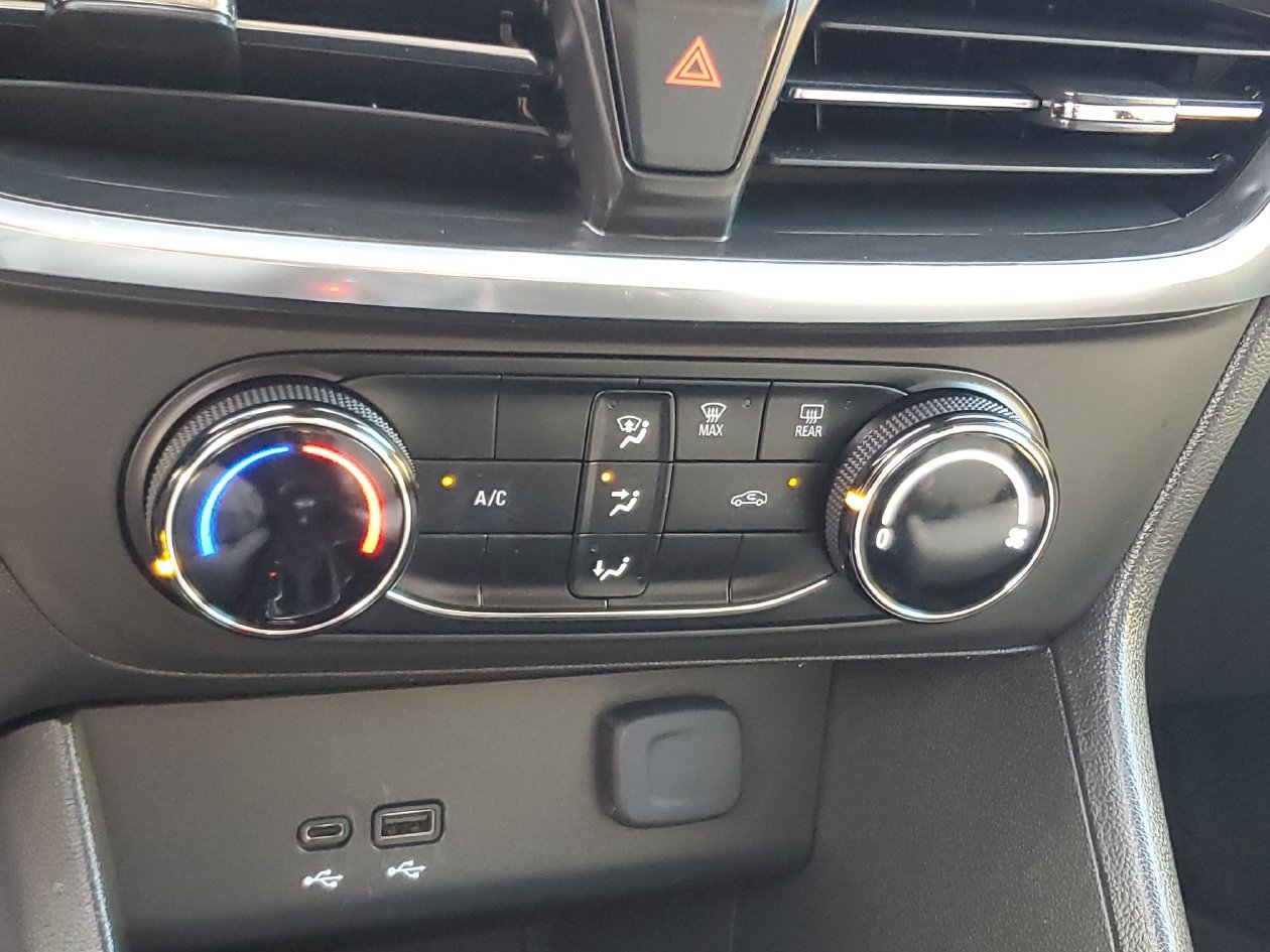 Used 2024 Buick Encore GX Preferred FWD image 21