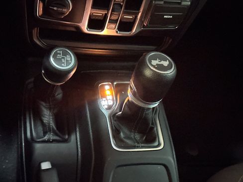 Used 2024 Jeep Wrangler Unlimited w/ LED Headlamp & Fog Lamp Group image 20