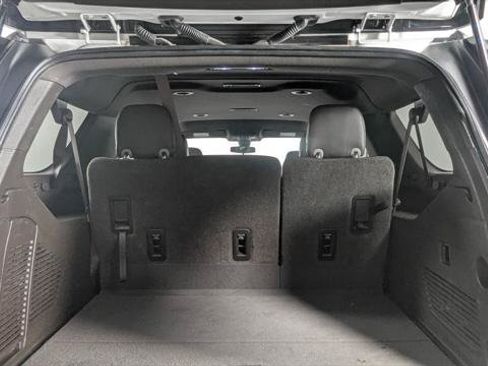 Used 2022 GMC Yukon XL SLE w/ Gmc Pro Safety Plus Package AWD/4WD image 14