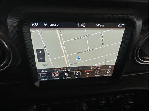 Used 2020 Jeep Wrangler Unlimited Sahara w/ Dual Top Group AWD/4WD image 23