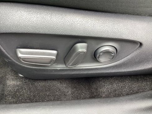 Used 2025 Toyota RAV4 XLE image 16